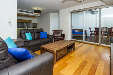 Maggies Beachfront Apartment 13 - Broome Tourism 6