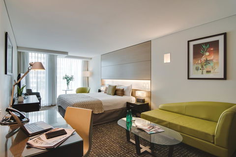 The Point Brisbane Hotel - Broome Tourism 13