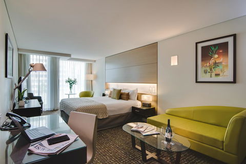 The Point Brisbane Hotel - Broome Tourism 18