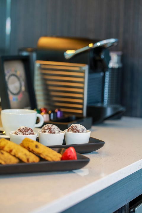 The Point Brisbane Hotel - Broome Tourism 27