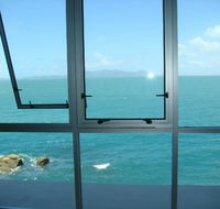 Best at Bright Point Absolute Waterfront 4 bedroom apartment - Broome Tourism
