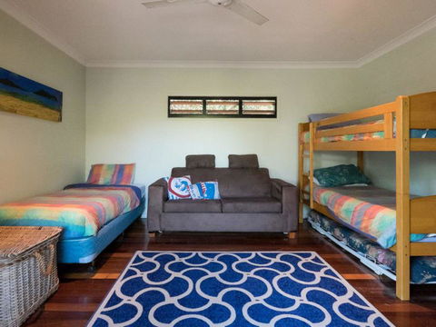Billa Blue By Discover Stradbroke - Broome Tourism 1