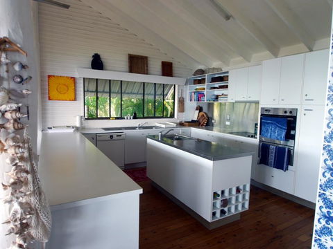 Annie's White House - Broome Tourism 12
