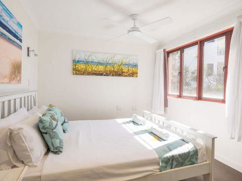 First Point Down By Discover Stradbroke - Broome Tourism 1