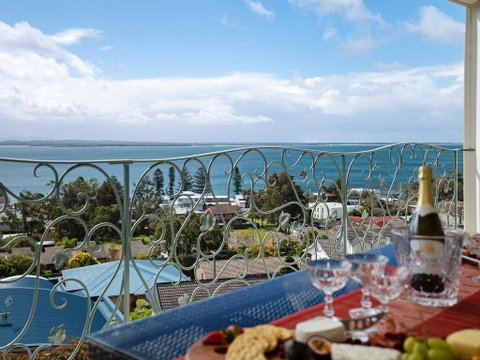 'Baylife Villa' 4a Warruga St - Large Home With WIFI, Netflix, Aircon, Linen & Spectacular Views - Broome Tourism 0
