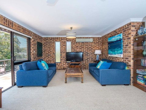'COLUMBIA VIEWS', 2/9 COLUMBIA CLOSE - AIRCON, WIFI, NETFLIX, VIEWS & BOAT PARKING - Broome Tourism 3