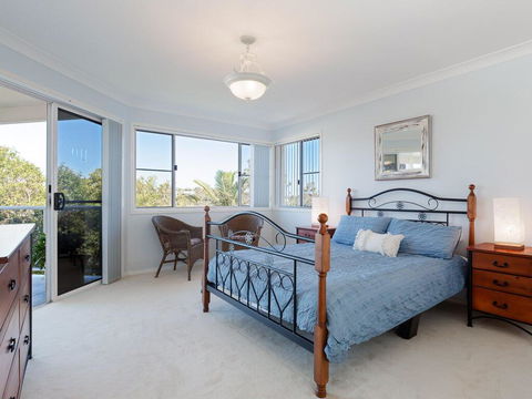 'GrandView', 10 Grandview Close - Huge House With Water Views, Aircon, WIFI, Netflix, Foxtel & Billiard Table - Broome Tourism 1