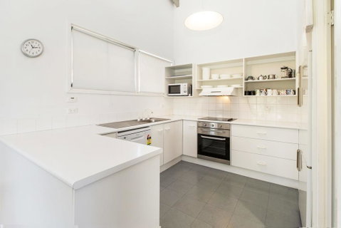 'Matilda' - Spacious & Centrally Located With Great Lake Views - Broome Tourism 3
