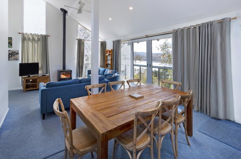 'Matilda' - Spacious & Centrally Located With Great Lake Views - Broome Tourism 0