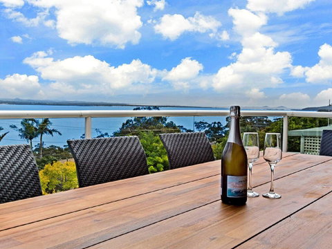 'The Bay', 25 Wallawa Rd - Huge Home With Aircon, Spectacular Views & Chromecast - Broome Tourism 1