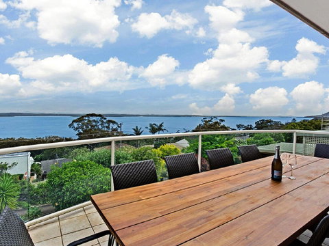 'The Bay', 25 Wallawa Rd - Huge Home With Aircon, Spectacular Views & Chromecast - Broome Tourism 0