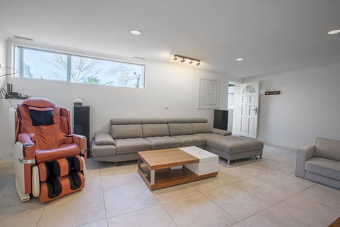 , , , Alice Wonderland, , ,  In 4 Beds House - Broome Tourism 2