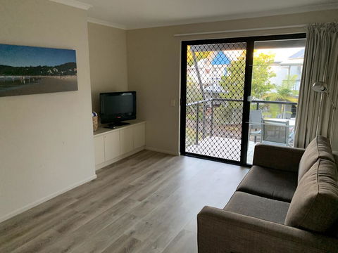1 Bedroom Unit In 4 Star Tropical Resort In Noosaville - Broome Tourism 3