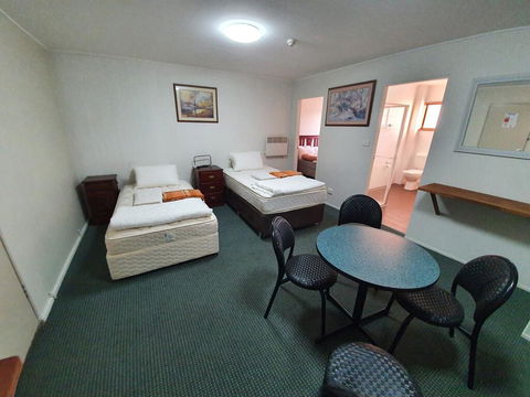 1 Lakeview Plaza - Broome Tourism 0