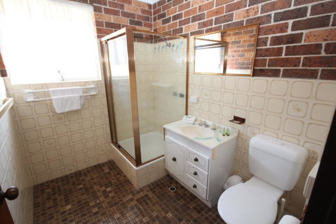 1/2 Brunswick Avenue - Broome Tourism 3