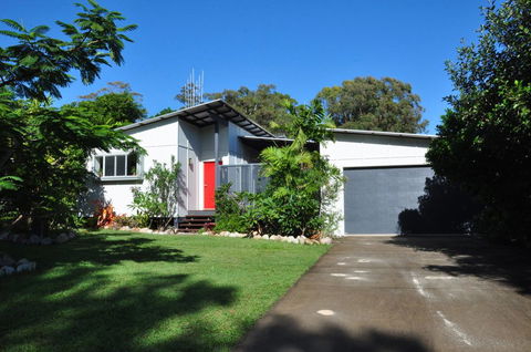 10 Double Island Drive - Modern Family Home, Centrally Located, Swimming Pool & Outdoor Area - Broome Tourism 0