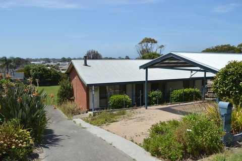 100 On Myer - Broome Tourism 0