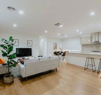 118 Refreshing 3BR Werribee Family House - Broome Tourism