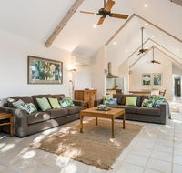 12 Childe Street Byron Bay - Absolute Belongil Summerhouse - Broome Tourism