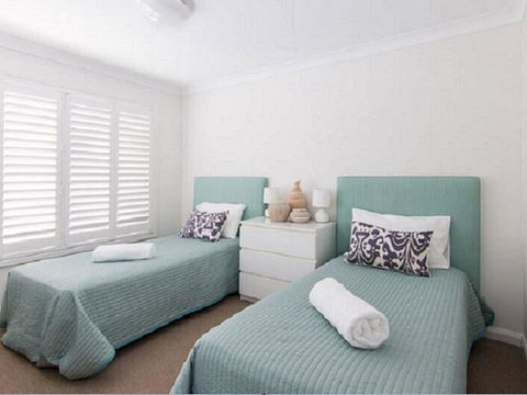 12 Cliff Road - Broome Tourism 2