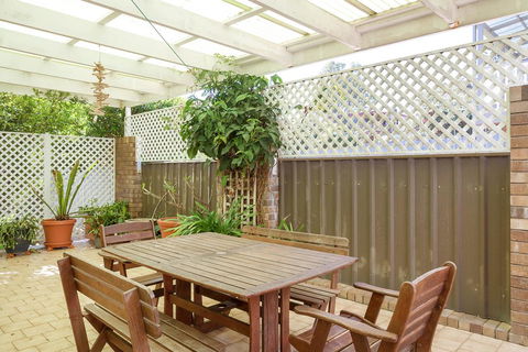 120 Ocean Parade Dalmeny - Broome Tourism 0