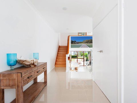 15 'The Moorings', 4 Cromarty Road - Stunning With Water Views & Pool - Broome Tourism 1