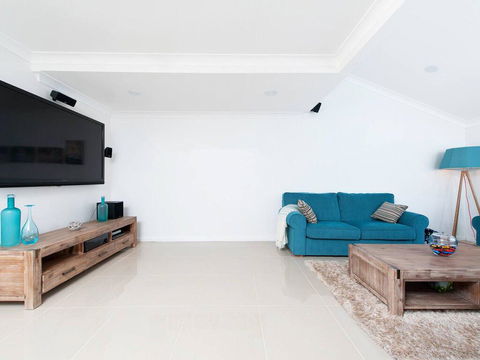 15 'The Moorings', 4 Cromarty Road - Stunning With Water Views & Pool - Broome Tourism 3