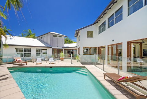 15 Cooran Court, Noosa Sound - Broome Tourism 2