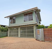 18 Northbeach Place Mudjimba Beach - Pet Friendly Linen Included WIFI - Broome Tourism