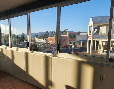 19 Lakeview Plaza - Broome Tourism 0