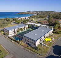 2 'The Dunes' 38 Marine Drive - pool tennis court and so close to the beach - Broome Tourism
