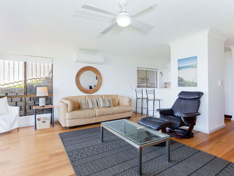 2 'The Pelicans' 53 Soldiers Point Road - Ground Floor Unit On The Waterfront - Broome Tourism 1