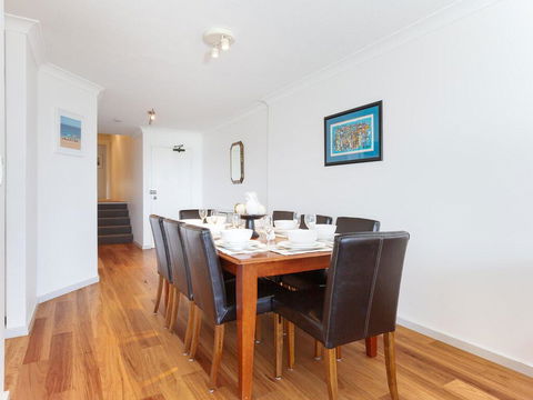 2 'The Pelicans' 53 Soldiers Point Road - Ground Floor Unit On The Waterfront - Broome Tourism 3