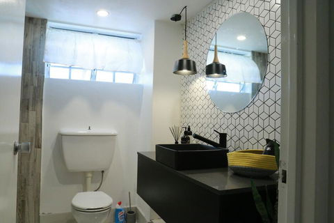 2 Bedroom Close To CBD - Broome Tourism 2