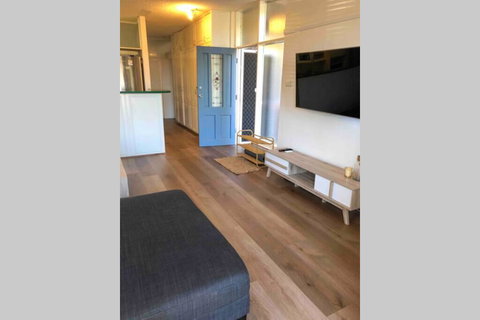 2 Bedroom, SHORT Walk To CBD,BEACH And DARBY ST - Broome Tourism 3