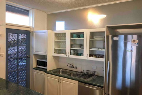 2 Bedroom, SHORT Walk To CBD,BEACH And DARBY ST - Broome Tourism 2