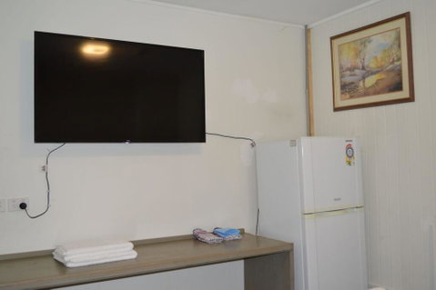 2 Lakeview Plaza - Broome Tourism 1