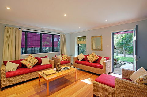 2 Manfred Street, Belongil Beach - Susie's Beach House - Broome Tourism 2
