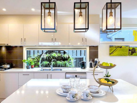 Delux Camberwell Sunny Townhouse - Broome Tourism 1
