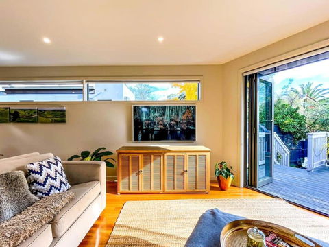 Delux Camberwell Sunny Townhouse - Broome Tourism 3