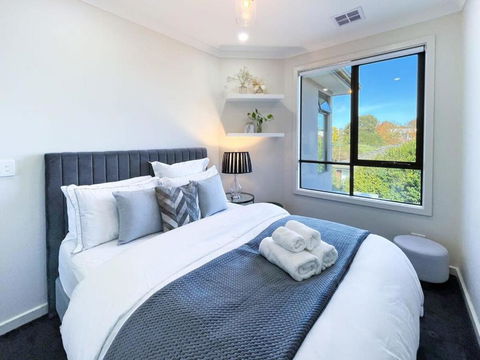 Delux Camberwell Sunny Townhouse - Broome Tourism 4