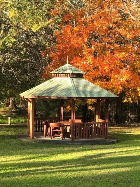 Denman Van Village - Broome Tourism 0