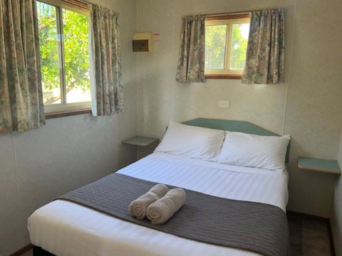 Denman Van Village - Broome Tourism 3