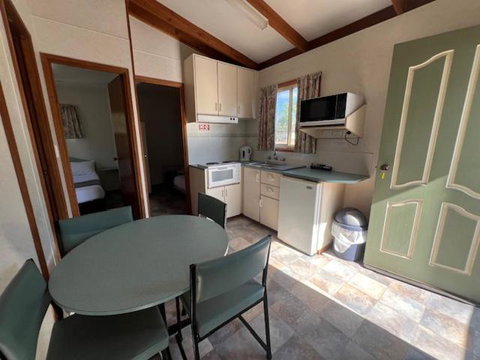 Denman Van Village - Broome Tourism 2