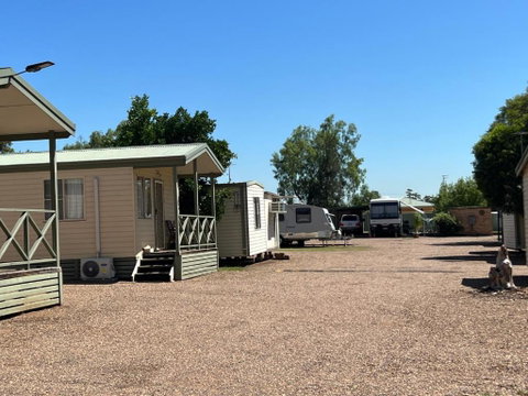 Denman Van Village - Broome Tourism 1