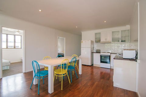 3 Bedroom Apartment / Spence St - Broome Tourism 1