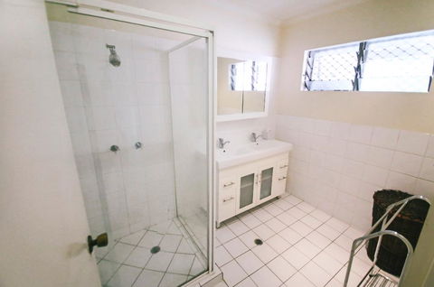3 Bedroom Apartment // Spence St - Broome Tourism 2