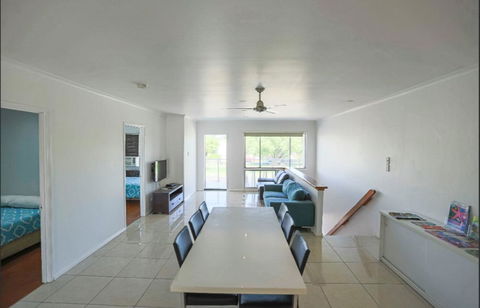 3 Bedroom Apartment // Spence St - Broome Tourism 1