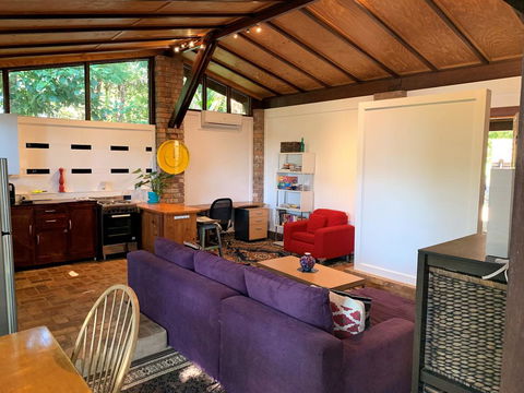 305 Montville - The Artist's Cottage - Broome Tourism 1
