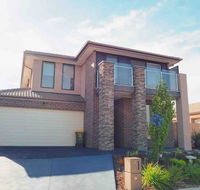 4 Bed 2 And A Half Bath Luxury Villa in Point Cook - Broome Tourism